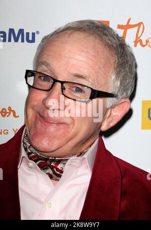 24 octobre 2022 - Leslie Jordan, comédien et Instagram Star, Dies, 67. Selon les informations de la police, la voiture de M. JordanÃs s'est écrasée sur le côté d'un bâtiment après avoir apparemment été victime d'une urgence médicale. 07 décembre 2008 - Los Angeles, CA - Leslie Jordan. Le projet Trevor annuel 11th a pour avantage ''Rcraked Xmas'' au théâtre Wiltern. Crédit photo Kevan Brooks/AdMedia (Credit image: © Kevan Brooks/AdMedia via ZUMA Press Wire) Banque D'Images