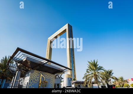 Dubaï, Émirats Arabes Unis - octobre 2022 : Dubaï Frame, un nouveau point de repère de Dubaï. C'est un observatoire, un musée, un monument à Zabeel Park, Dubai, Émirats Arabes Unis Banque D'Images