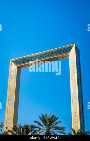 Dubaï, Émirats Arabes Unis - octobre 2022 : Dubaï Frame, un nouveau point de repère de Dubaï. C'est un observatoire, un musée, un monument à Zabeel Park, Dubai, Émirats Arabes Unis Banque D'Images