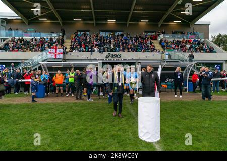 Coupe du monde de rugby pour handicapés physiques au parc Victoria. La coupe est présentée avant le match Angleterre/Australie Banque D'Images