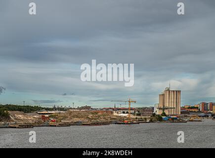 Suède, Stockholm - 16 juillet 2022: Le port de Frihamnen est à venir Banque D'Images