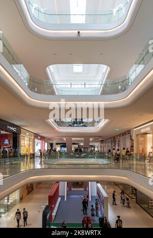 Kuala Lumpur,Malaisie - 24 octobre,2022 : vue intérieure du Pavillon Bukit Jalil, les gens peuvent voir explorer autour de lui. Banque D'Images