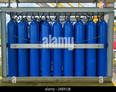 bouteilles bleues d'azote Banque D'Images