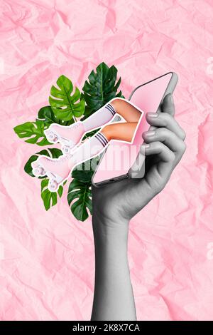 Image créative verticale de grand bras noir blanc couleurs tenir téléphone fille jambes galet skates écran afficher plante verte Banque D'Images