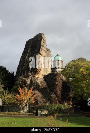 Les ruines du château de Bridgnorth dans le parc municipal de Bridgnorth, Shropshire, Angleterre, Royaume-Uni. Banque D'Images