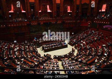 Roma, Italie. 25th octobre 2022. Pendant la session à la Chambre des députés pour le vote de confiance du gouvernement Meloni 25 octobre 2022 à Rome, Italie. Crédit : Agence photo indépendante/Alamy Live News Banque D'Images