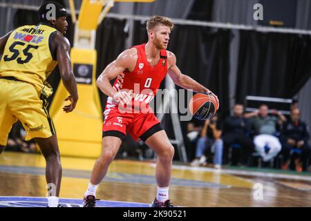 Thessalonique, Grèce. 24th octobre 2022. Thomas Walkup, joueur de l'Olympiacos en Colombie-Britannique, lors d'un match de la Ligue grecque de basket-ball entre Aris en Colombie-Britannique et Olympiacos en Colombie-Britannique. (Credit image: © Giannis Papanikos/ZUMA Press Wire) Banque D'Images