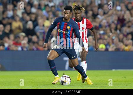 BARCELONE, ESPAGNE - OCTOBRE 23 : Alex Balde du FC Barcelone lors du match de la division Primera entre le FC Barcelone et le Club Athlétique de Bilbao au camp Spotify Nou sur 23 octobre 2022 à Barcelone, Espagne (photo de DAX Images/Orange Pictures) Banque D'Images