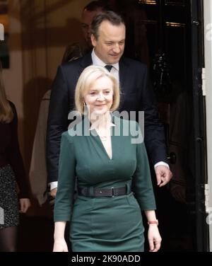 Londres, Royaume-Uni. 25th octobre 2022. Le Premier ministre Liz Truss fait sa déclaration d'adieu dans Downing Street London Credit: Ian Davidson/Alay Live News Banque D'Images