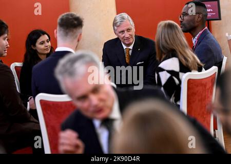 Roi Philippe - Filip de Belgique photographié lors d'une visite à l'Université de Vilnius, lors de la visite officielle du couple royal belge en République de Lituanie, mardi 25 octobre 2022. BELGA PHOTO DIRK WAEM Banque D'Images