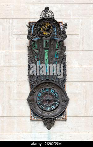 LECCE, ITALIE - 14 OCTOBRE 2022 : l'horloge des merveilles de la place St Oronzo Banque D'Images