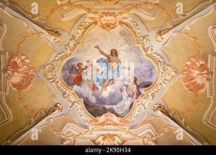 COURMAYEUR, ITALIE - 12 JUILLET 2022 : la fresque de la Résurrection au plafond dans l'église Chiesa di San Pantaleone originaly par Giacomo Gnifetti from18. Cent. Banque D'Images