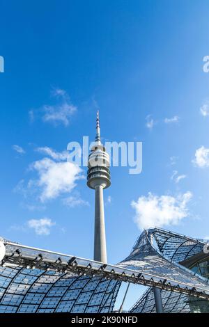 MUNICH, ALLEMAGNE - 28 NOVEMBRE 2016 : Tour du stade de l'Olympiapark à Munich, Allemagne, est un parc olympique qui a été construit pour l'été O 1972 Banque D'Images