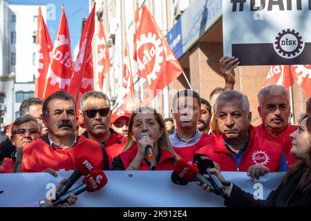 25 octobre 2022: La Confédération des syndicats révolutionnaires (DISK) a protesté contre la catastrophe minière à Amasra, qui a entraîné la mort de 41 travailleurs, à Istanbul, au Turkiye, sur 25 octobre 2022. Selon les données de l'Organisation internationale du travail, la Turquie a l'un des taux de mortalité les plus élevés de l'industrie minière. (Image de crédit : © Tolga Ildun/ZUMA Press Wire) Banque D'Images