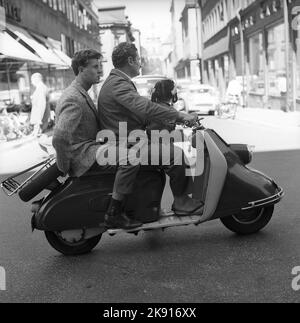 Heinkel Tourist. Un modèle de scooter populaire dans le 1950s, commercialisé comme la Rolls Royce de scooters, plus cher que Vespa et Libretta. Suède 1959 Kristoffersson Réf. CH22-7 Banque D'Images