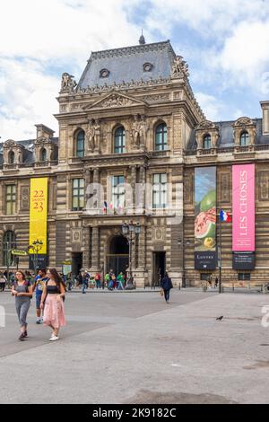 Site célèbre Musée du Louvre extérieur, Paris, France, Europe Banque D'Images