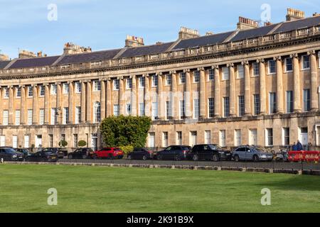 Architecture géorgienne du XVIIIe siècle du Royal Crescent, ville de Bath, Somerset, Angleterre, Royaume-Uni. Un site classé au patrimoine mondial de l'UNESCO. Banque D'Images