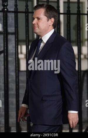 Robert Jenick dans Downing Street, Londres après la nomination de Rishi Sunak au poste de Premier ministre. Date de la photo: Mardi 25 octobre 2022. Banque D'Images