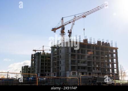 Bélarus, Minsk - 20 octobre 2022 : chantier de construction de minsk, gros plan sur le monde Banque D'Images