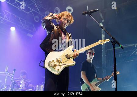 BARCELONE - octobre 17 : l'ère du pilote (duo de musique américain composé des frères Rocky et Ross Lynch) se joue sur scène à Razzmatazz sur 17 octobre 2022 Banque D'Images