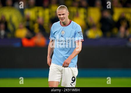 Erling Haaland de Manchester City semble abattu lors du match G de l’UEFA Champions League au parc signal Iduna à Dortmund, en Allemagne. Date de la photo: Mardi 25 octobre 2022. Banque D'Images