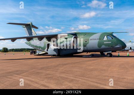 Brazilian Air Force Embraer KC-390 avion de transport Millennium au Royal International Air Tattoo, salon RIAT, RAF Fairford, Gloucestershire, Royaume-Uni Banque D'Images