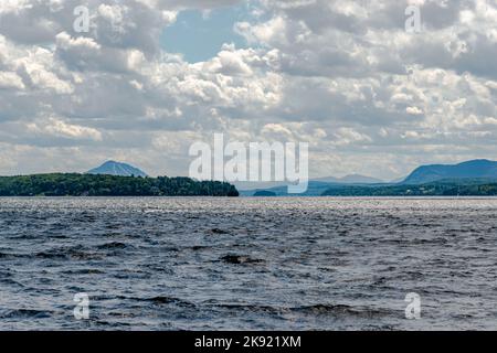 Le lac Magog est un lac d'eau douce situé dans la région de l'Estrie, au Québec, au Canada. Banque D'Images