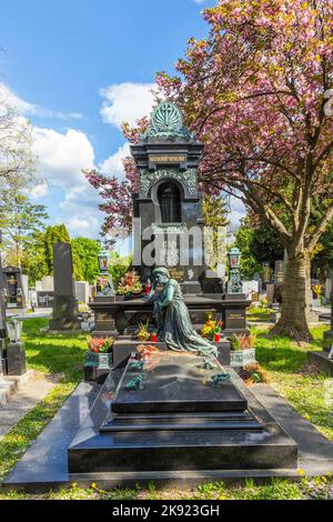 VIENNE, AUTRICHE - APR 26, 2015: Vue sur le cimetière central de Vienne, l'endroit où les célèbres autrichiens sont burriés comme Strauss, Beethoven et Mozar Banque D'Images