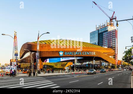 NEW YORK CITY, Etats-Unis - OCT 20, 2015: Barclays Center est un stade intérieur polyvalent à Brooklyn, New York. L'arène a été inaugurée en 2004. Banque D'Images