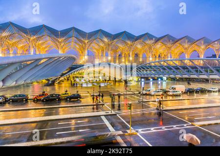 LISBONNE, PORTUGAL - DEC 27, 2008: Centre commercial Vasco da Gama (zone d'exposition) à Lisbonne, Portugal. Il est proche de la célèbre station de métro Oriente à 75 M. Banque D'Images