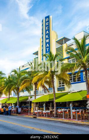 MIAMI, États-Unis - 20 AOÛT 2014 : petit-déjeuner avec style Art déco à Miami Beach à Miami, Floride, États-Unis. Banque D'Images