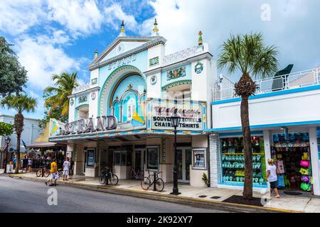 KEY WEST, États-Unis - 26 AOÛT 2014: Les gens au théâtre de cinéma Key West Strand à Key West, Floride, États-Unis, c'est un cinéma historique mais encore en usage. Banque D'Images