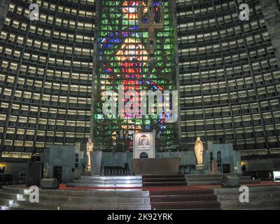 RIO DE JANEIRO, BRÉSIL - 30 JANVIER 2015 : intérieur de la cathédrale métropolitaine de Rio de Janeiro, Brésil Banque D'Images