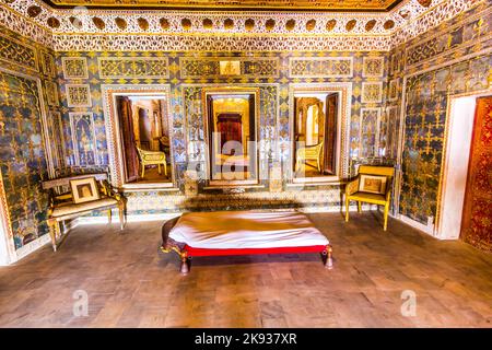 BIKANER, INDE - OCT 24, 2012: À l'intérieur du fort Junagarh à Bikaner, Inde. Le complexe du fort a été construit sous la supervision de Karan Chand, le premier Banque D'Images