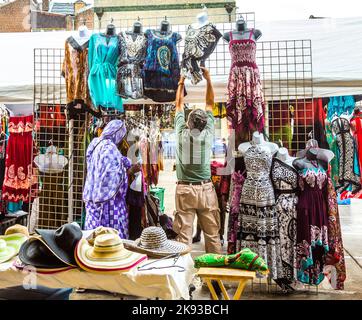 LA NOUVELLE-ORLÉANS, Etats-Unis - 15 JUILLET 2013 : le marché français de Decatur Street est une attraction touristique populaire dans le quartier français de la Nouvelle-Orléans, dans le Nord-est Banque D'Images