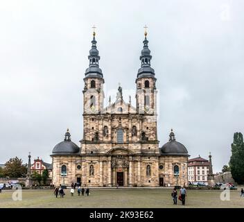 FULDA, ALLEMAGNE - SEP 20. 2014: Visite de la cathédrale de Fulda, Allemagne. La cathédrale de Fulda est l'ancienne église abbatiale de Fulda et l'enterrement Banque D'Images