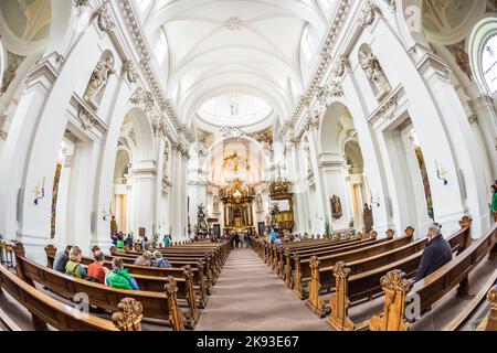 FULDA, ALLEMAGNE - SEP 20. 2014: Intérieur de la cathédrale baroque de Fulda, Allemagne. La cathédrale de Fulda est l'ancienne église abbatiale de Fulda et l'enterrement Banque D'Images