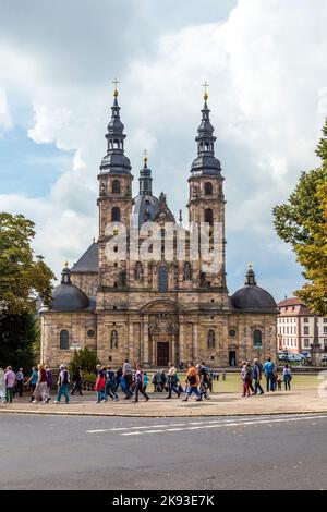 FULDA, ALLEMAGNE - SEP 20. 2014: Visite de la cathédrale de Fulda, Allemagne. La cathédrale de Fulda est l'ancienne église abbatiale de Fulda et l'enterrement Banque D'Images