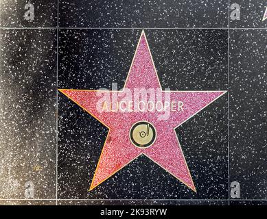 HOLLYWOOD - 26 JUIN : la star d'Alice Cooper sur le Hollywood Walk of Fame sur 26 juin 2012 à Hollywood, Californie. Cette étoile est située sur Hollywood Blvd. Banque D'Images