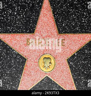 HOLLYWOOD - 26 JUIN : l'étoile Bruce Lees sur le Hollywood Walk of Fame sur 26 juin 2012 à Hollywood, Californie. Cette étoile est située sur Hollywood Blvd. Et Banque D'Images