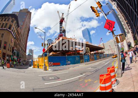 NEW YORK, États-Unis - JUILLET 9 : vue d'ensemble des bâtiments et des travaux de construction sur Ground Zero, reconstruction du site à 9 juillet 2010, New York Banque D'Images