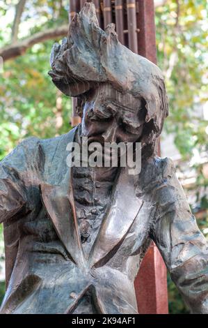 Détails de la statue de Franz Liszt par Marton László 1986, photographiée à Liszt Ferenc tér, Terézváros, Budapest, Hongrie Banque D'Images