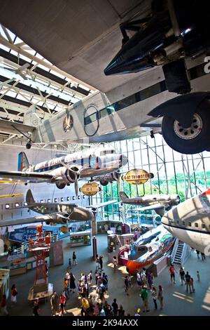 Washington, Etats-Unis - 14 juillet 2010 : le musée national de l'air et de l'espace de Washington a été créé en 1946 et contient la plus grande collection d'air historique Banque D'Images