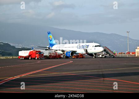 Gran Canaria, Espagne - 4 janvier 2011: Le vol Condor fait escale à l'aéroport de Gran Canaria, Espagne. Près de 2 millions de passagers utilisent l'a Banque D'Images