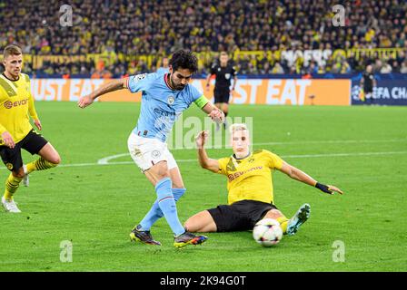 Dortmund/Allemagne. 25 octobre 2022, de gauche à droite Thorgue HAZARD (DO), Ilkay GUENDOGAN (Gundogan)(ManCity), Nico SCHLOTTERBECK (DO) action, duels, Ligue des champions de football, premier match de 5th, Borussia Dortmund (DO) - Manchester City (ManCity) 0:0, on 25 octobre 2022 à Dortmund/Allemagne. Banque D'Images