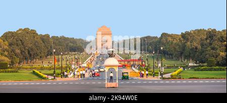 DELHI, INDE - NOVEMBRE 16 : vue sur le boulevard Rajpath à la porte d'entrée de l'Inde le 16,2012 NOVEMBRE à Delhi, Inde. (Rajpath est le boulevard cérémonial à New Delhi. Par Banque D'Images