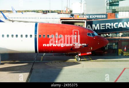 Stockholm, Arlanda Suède - 11 octobre 2022: Avions qui ont atterri et amarré Banque D'Images