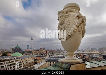 Paysage urbain avec cathédrale de Berlin, tour de télévision et Forum Humboldt, Cathédrale française, Allemagne, Berlin Banque D'Images