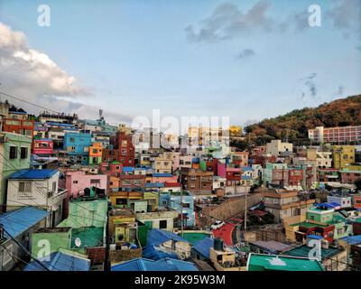 Un paysage urbain de Gamcheon traditionnel haut en couleur Village culturel, Busan à Busan, Corée du Sud Banque D'Images
