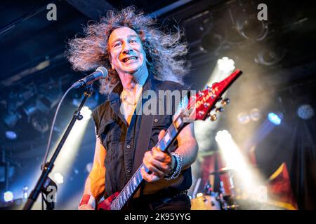 Oslo, Norvège. 24th, octobre 2022. Le groupe canadien de métaux lourds Anvil donne un concert à John Dee à Oslo. Ici, le chanteur et guitariste Steve Kudlow a.k.a. Lips est vu en direct sur scène. (Crédit photo: Gonzales photo - Terje Dokken). Banque D'Images